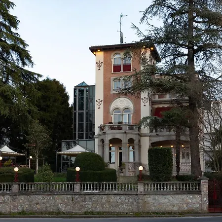 Hotel Ugo