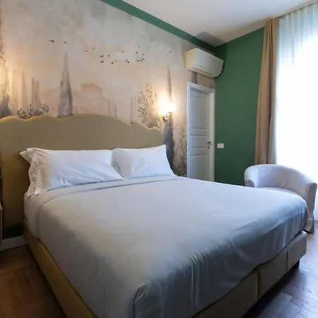 Ugo Hotel 3*