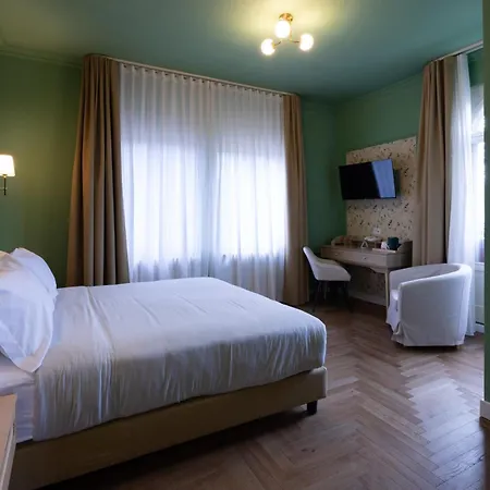 Ugo Hotel 3*